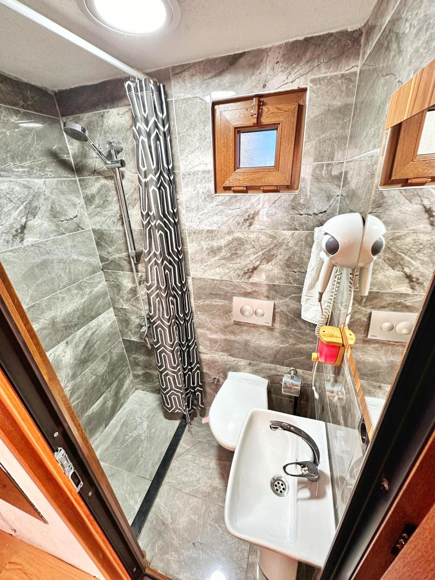 Pera Pansiyon Bursa Kamer foto